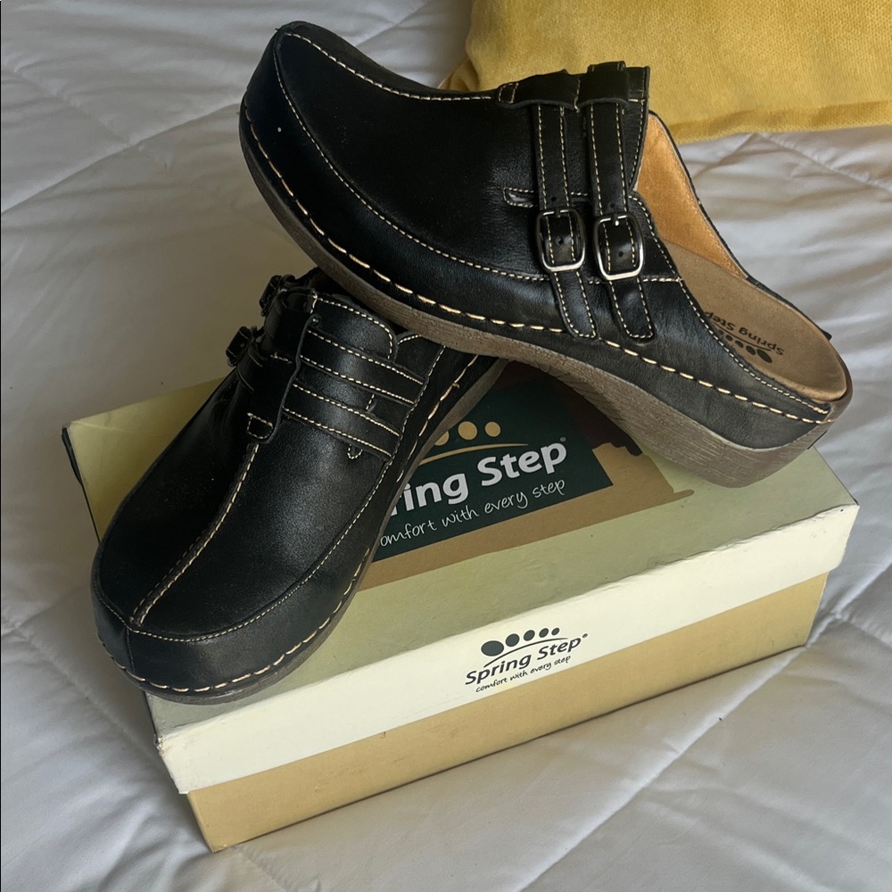 NWOT Spring Step Black Mules/clogs with Buckle Detail
